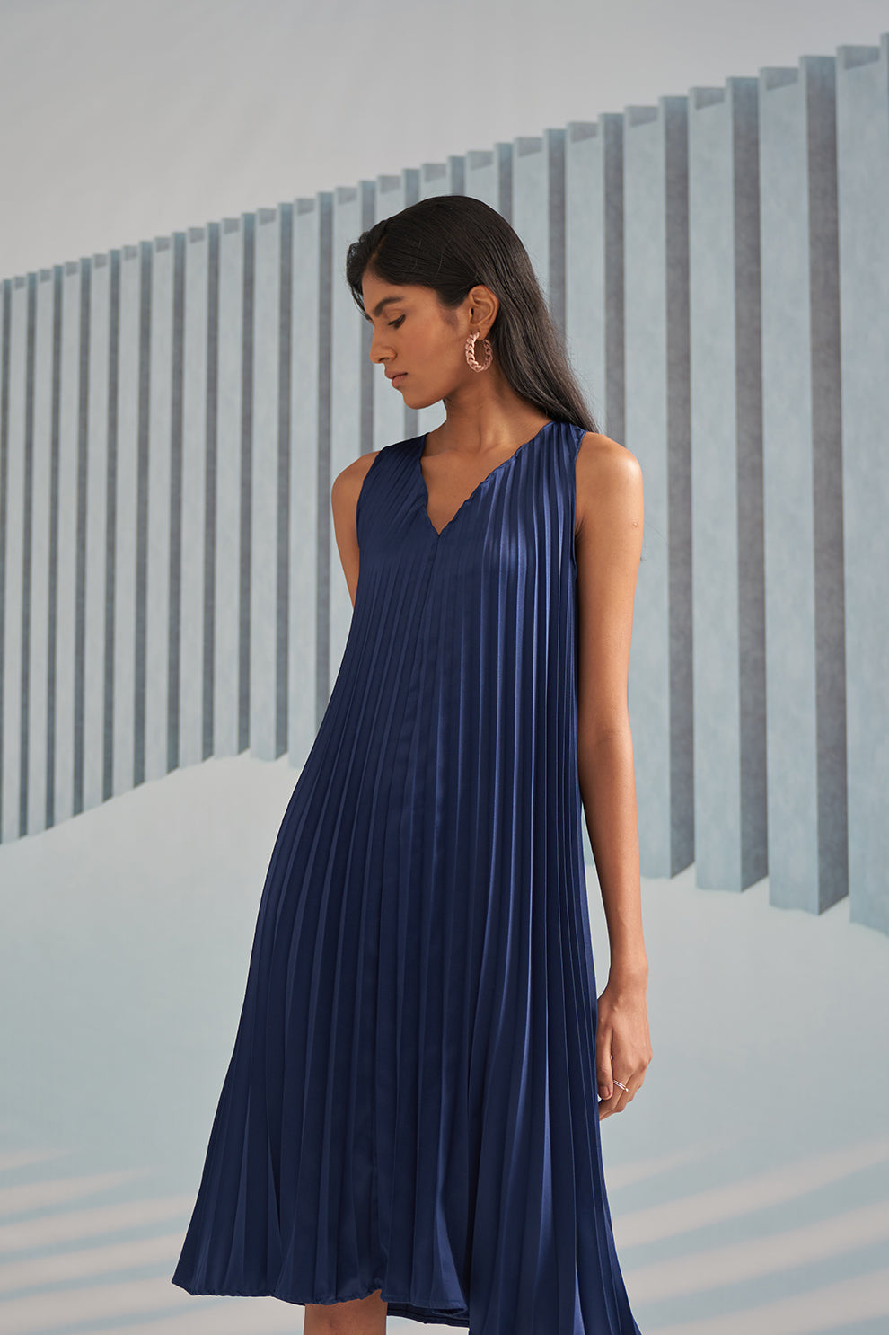 BLUE V NECK PLEATED DRESS