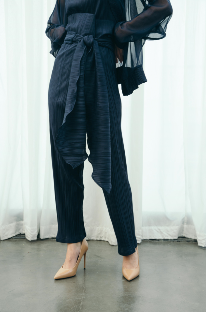 BLUE PLEATED PANTS