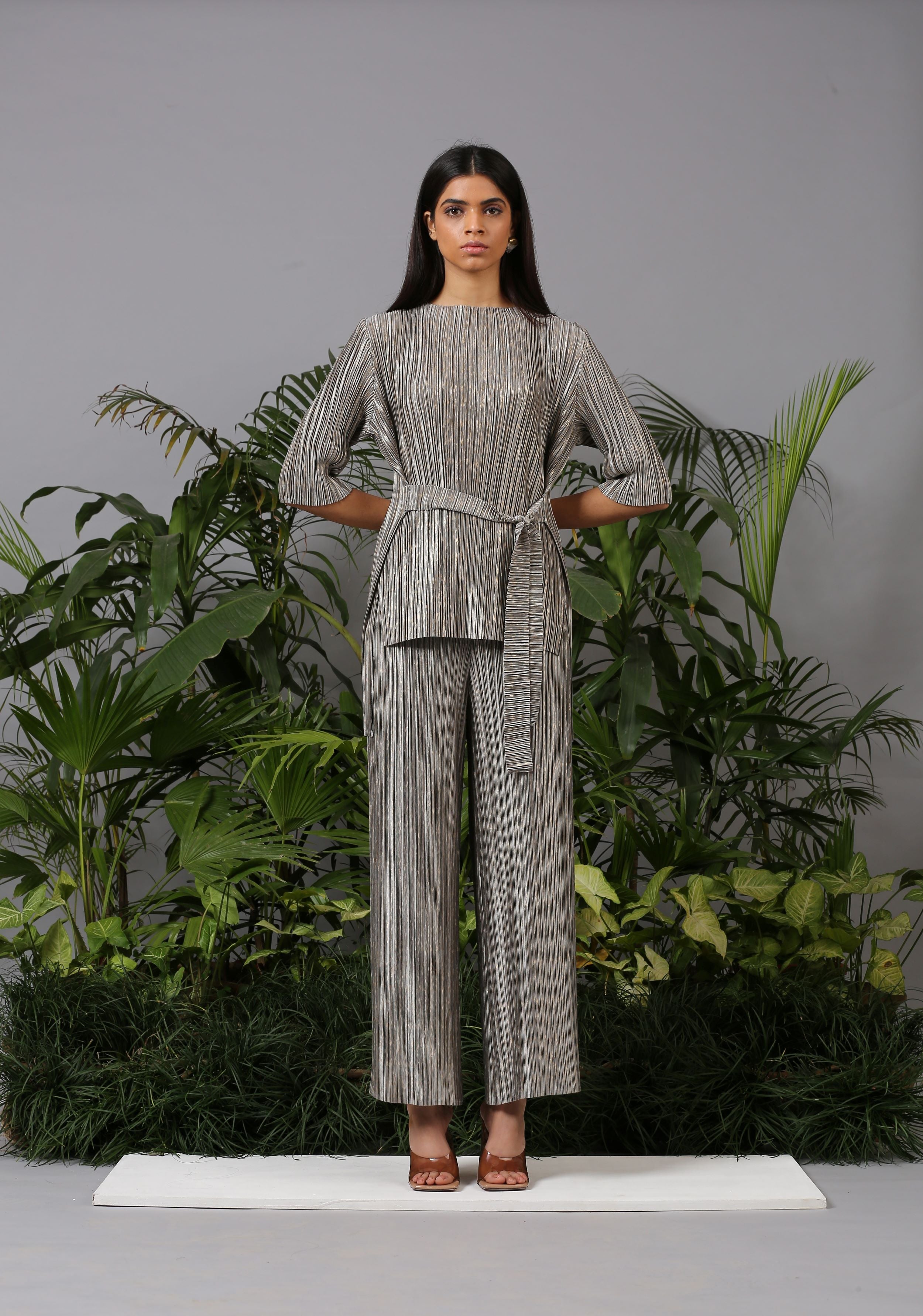 SILVER METALLIC TIEUP COORD SET