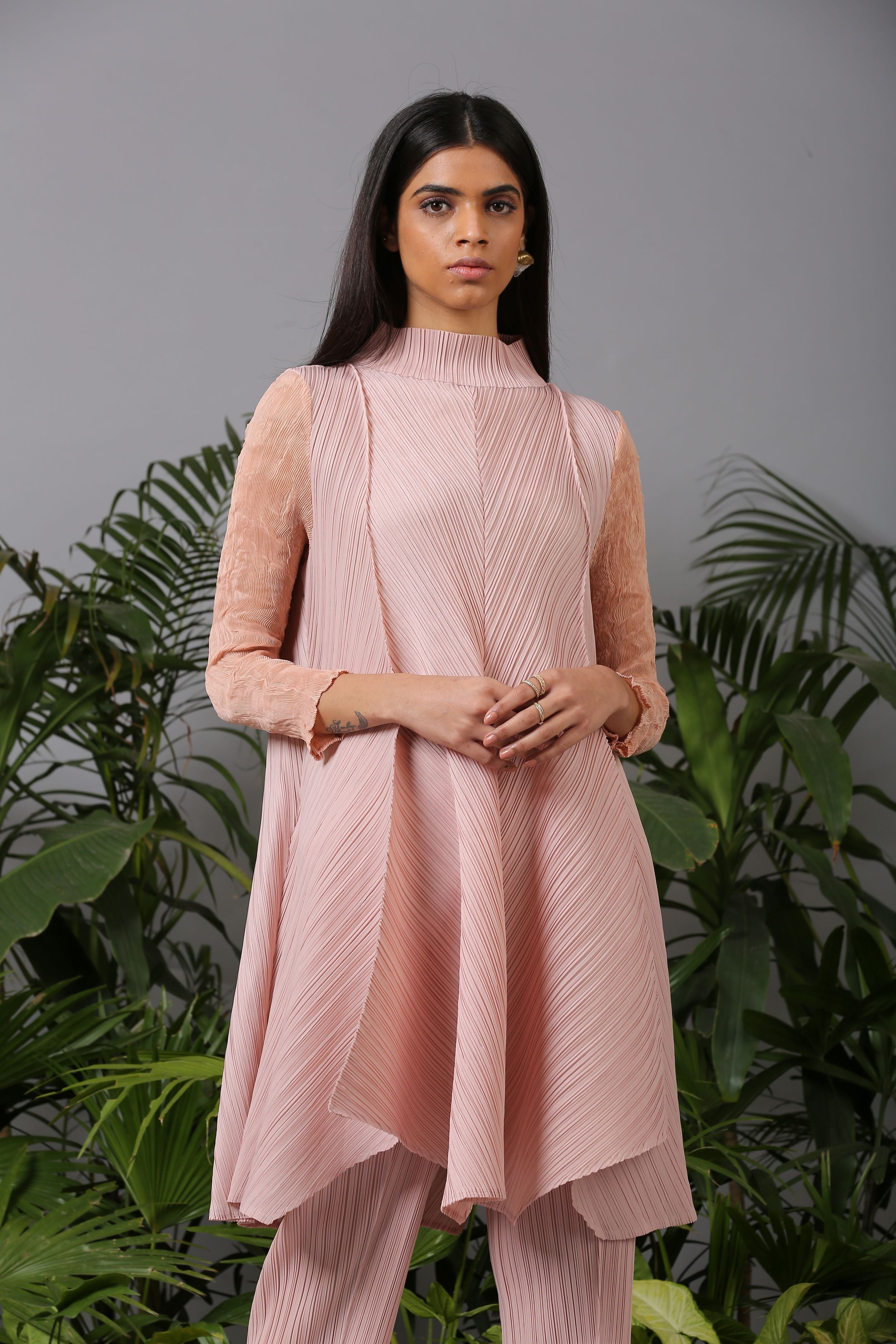 NUDE CRUSHED SLEEVES KURTI SET