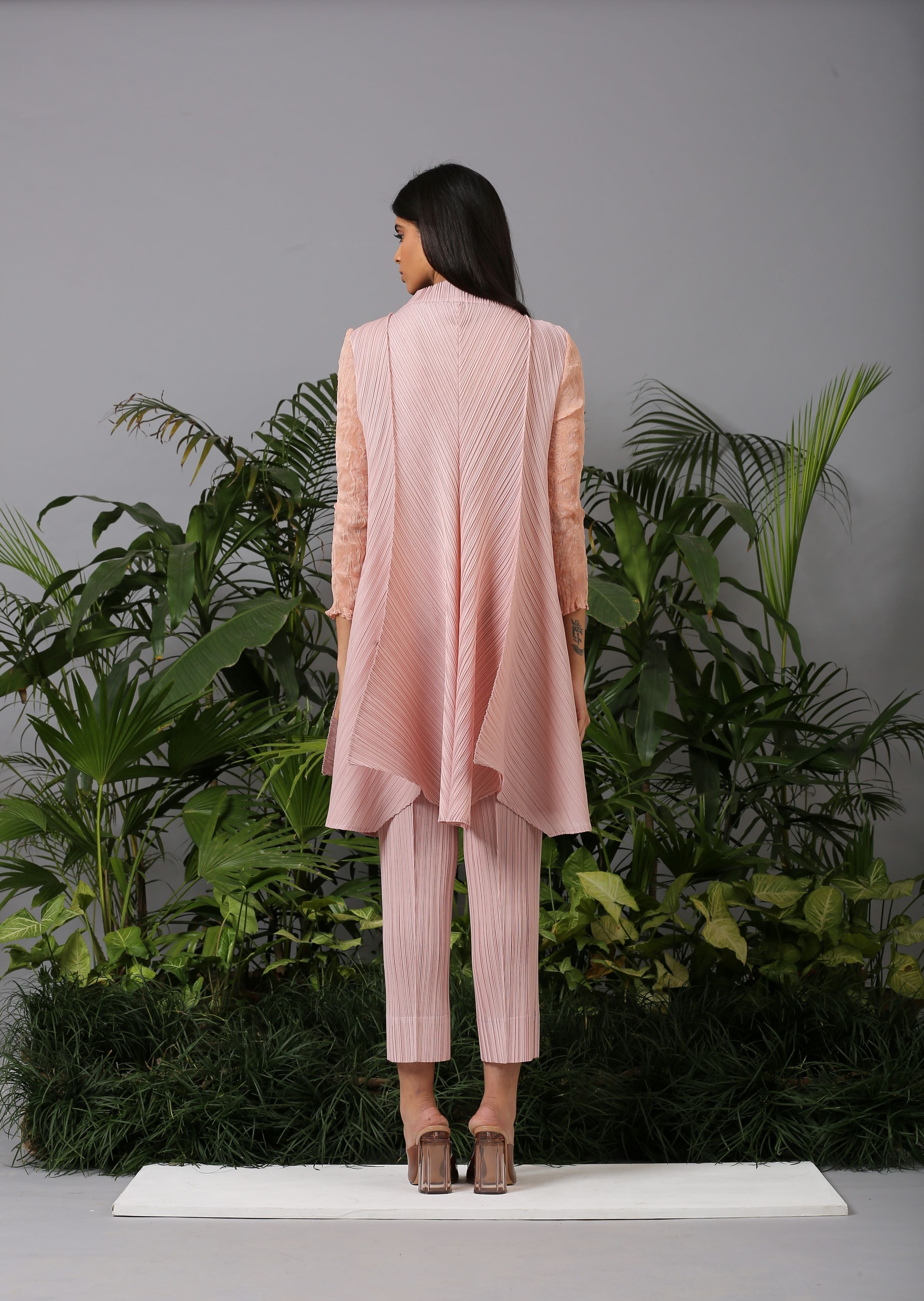 NUDE CRUSHED SLEEVES KURTI SET