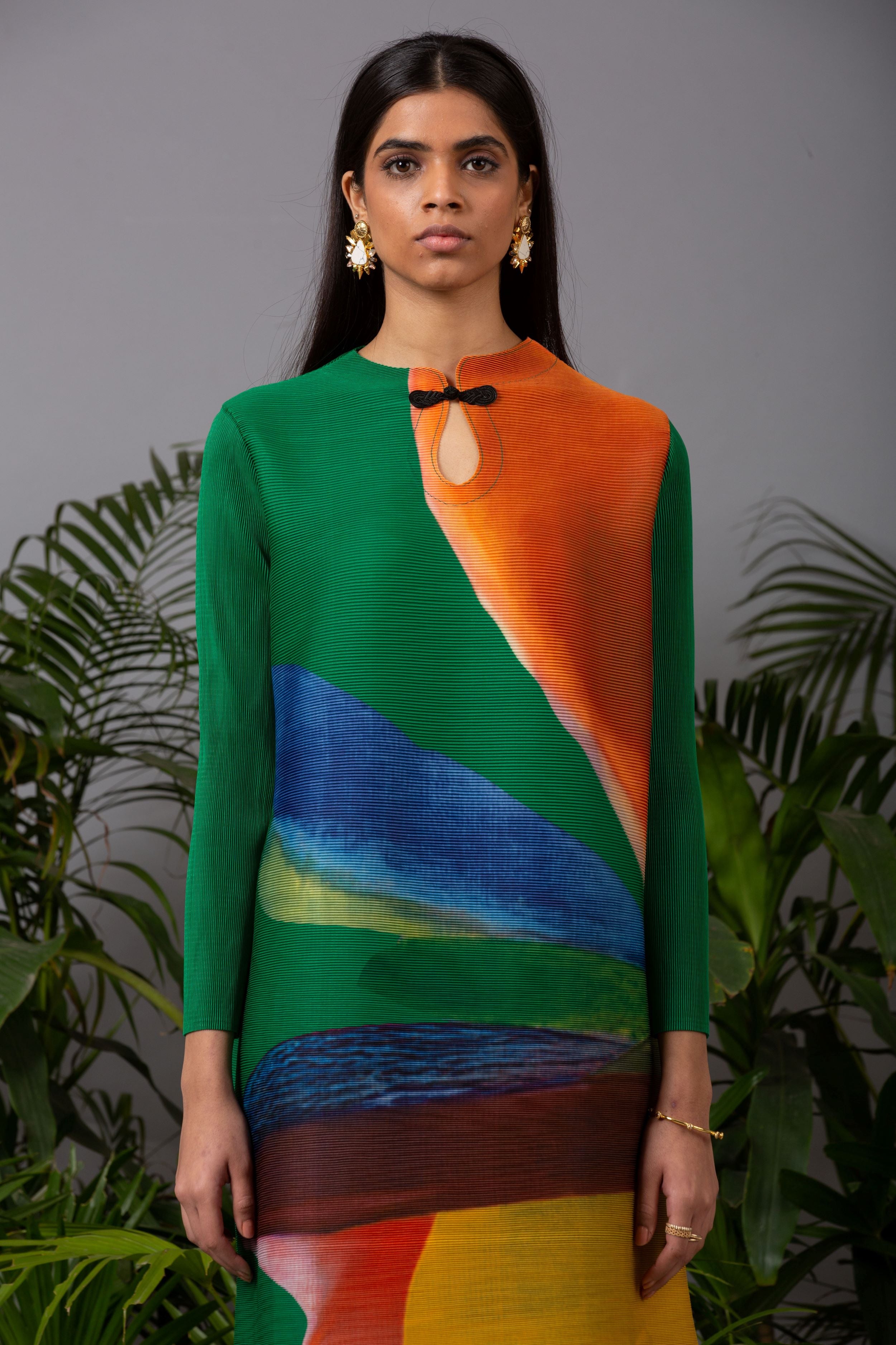 GREEN VIBRANT PRINT PLEATS DRESS