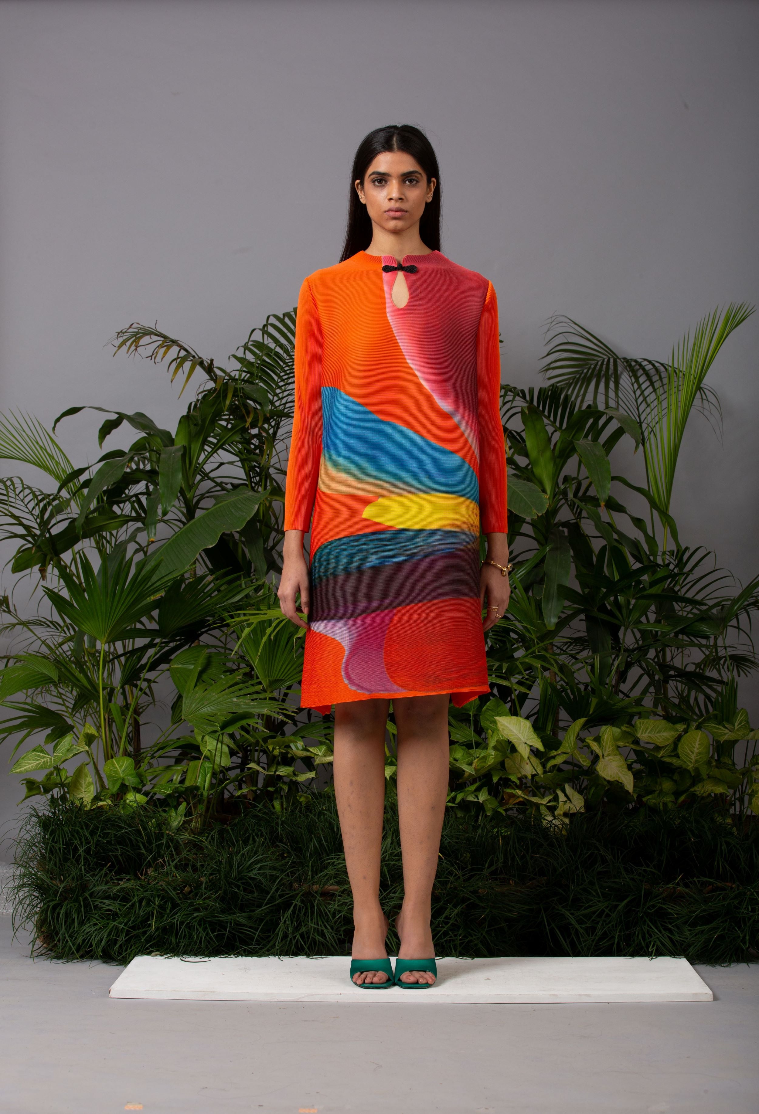 ORANGE VIBRANT PRINT PLEATS DRESS